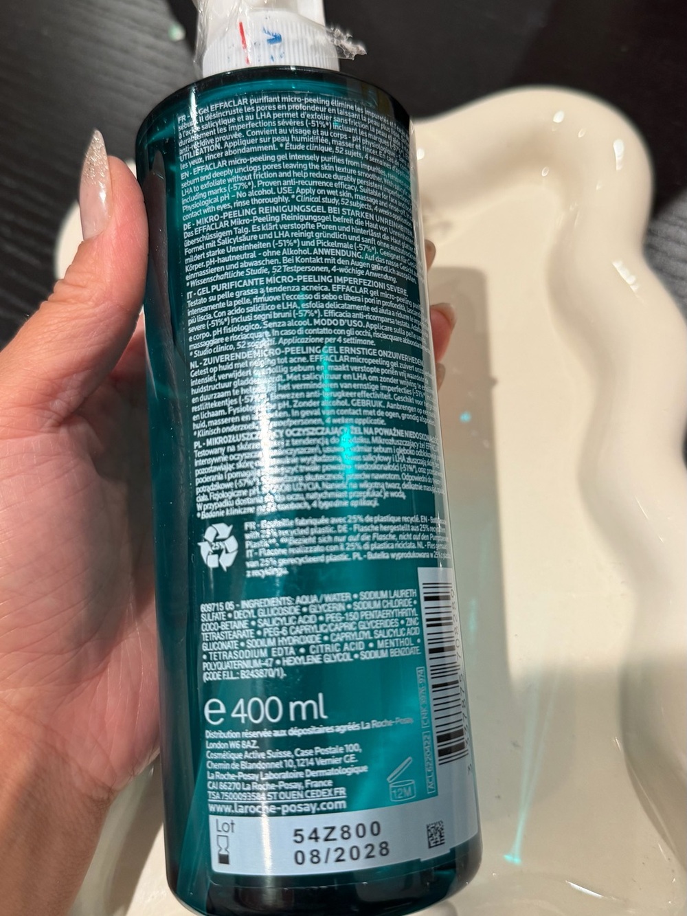 La Roche-Posay Effaclar Purifying Micropeeling Gel Salicylic Acid Cleansing Gel - Picture 2 of 3